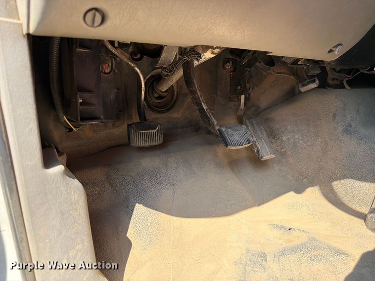 image for item FK4557 2000 Ford F750 Super Duty dump truck
