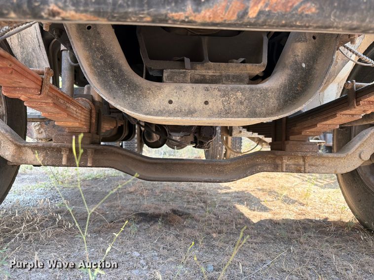 image for item FK4557 2000 Ford F750 Super Duty dump truck