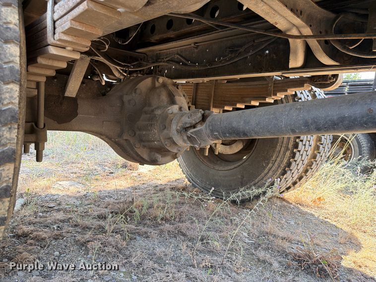 image for item FK4557 2000 Ford F750 Super Duty dump truck