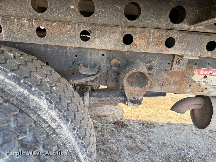 image for item FK4557 2000 Ford F750 Super Duty dump truck