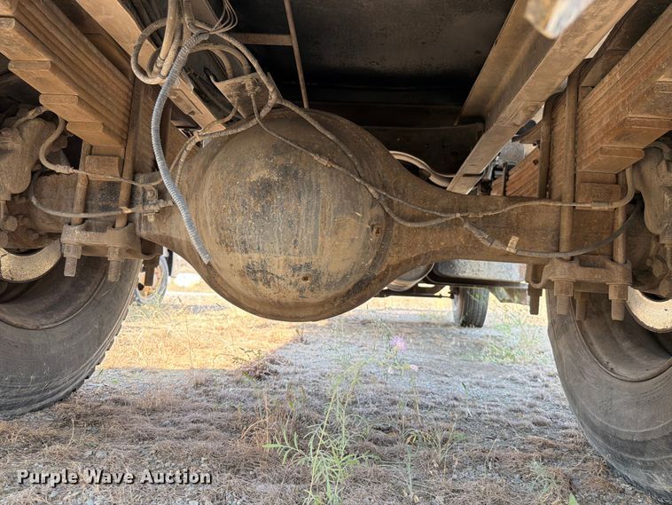 image for item FK4557 2000 Ford F750 Super Duty dump truck