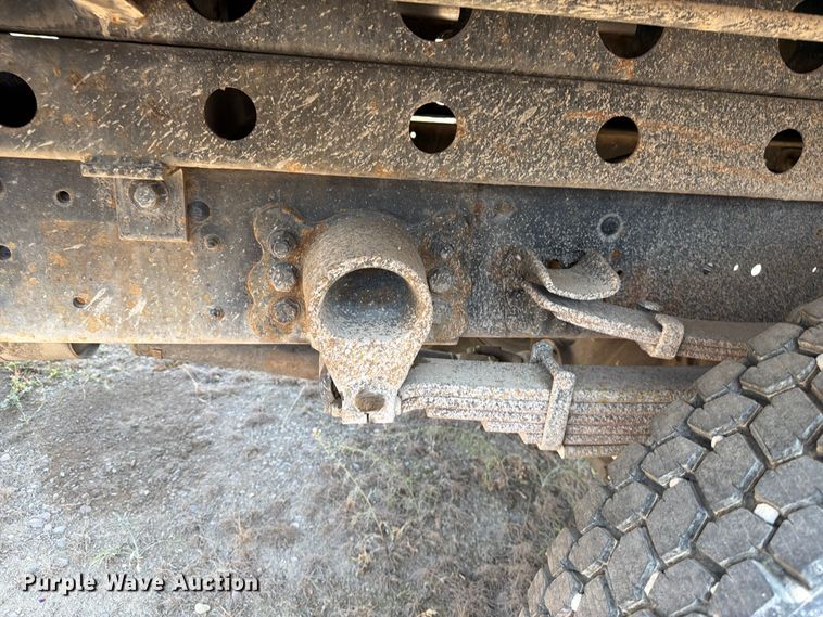 image for item FK4557 2000 Ford F750 Super Duty dump truck
