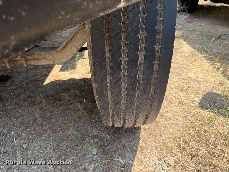 image for item FK4557 2000 Ford F750 Super Duty dump truck