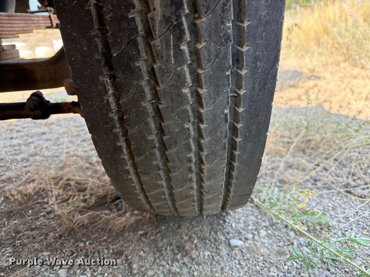 image for item FK4557 2000 Ford F750 Super Duty dump truck