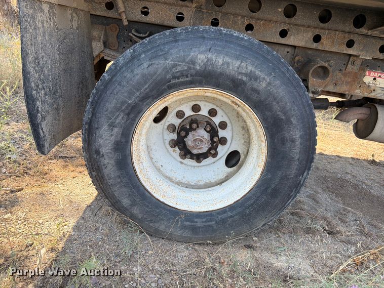 image for item FK4557 2000 Ford F750 Super Duty dump truck