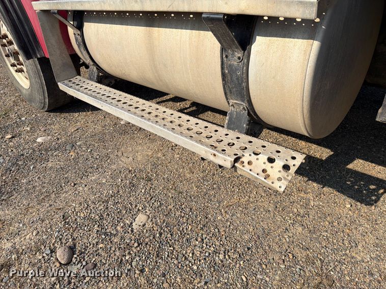 image for item FK4560 2007 Sterling L8500 dump truck