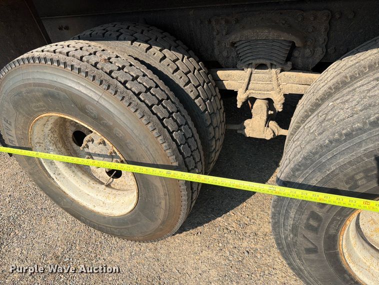 image for item FK4560 2007 Sterling L8500 dump truck