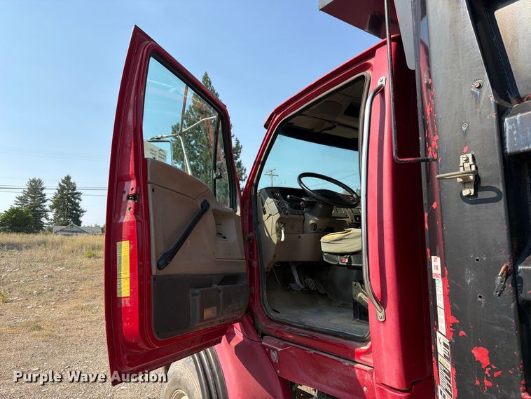 image for item FK4560 2007 Sterling L8500 dump truck