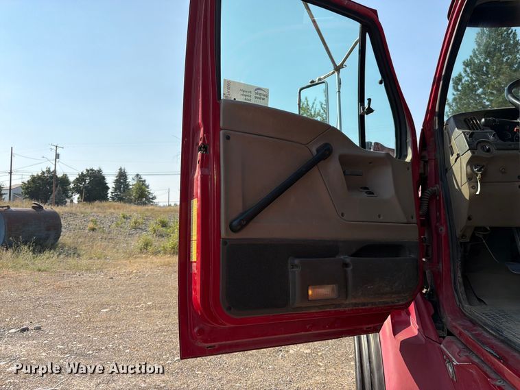 image for item FK4560 2007 Sterling L8500 dump truck