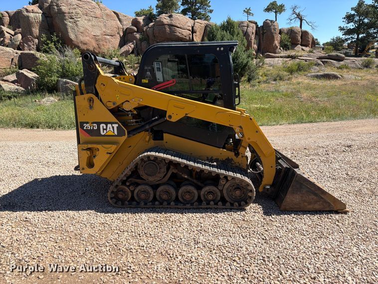 image for item FM7598 2015 Caterpillar 257D tracked skid steer loader