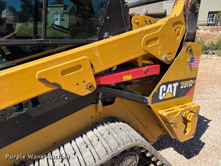 image for item FM7598 2015 Caterpillar 257D tracked skid steer loader