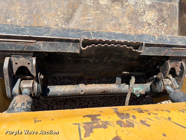 image for item FM7598 2015 Caterpillar 257D tracked skid steer loader