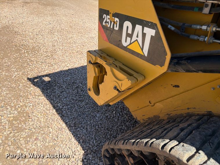 image for item FM7598 2015 Caterpillar 257D tracked skid steer loader