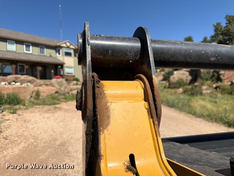 image for item FM7598 2015 Caterpillar 257D tracked skid steer loader