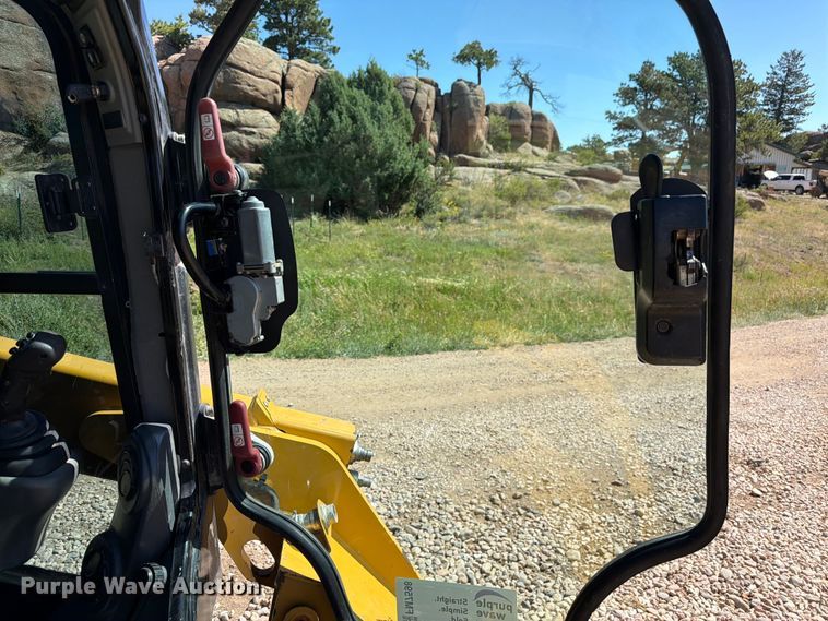 image for item FM7598 2015 Caterpillar 257D tracked skid steer loader