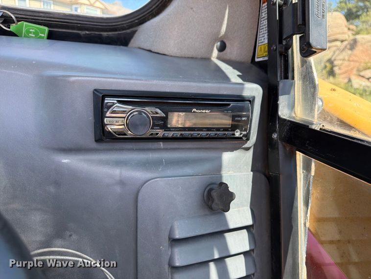 image for item FM7598 2015 Caterpillar 257D tracked skid steer loader