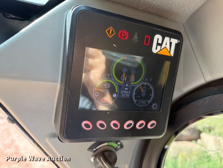 image for item FM7598 2015 Caterpillar 257D tracked skid steer loader