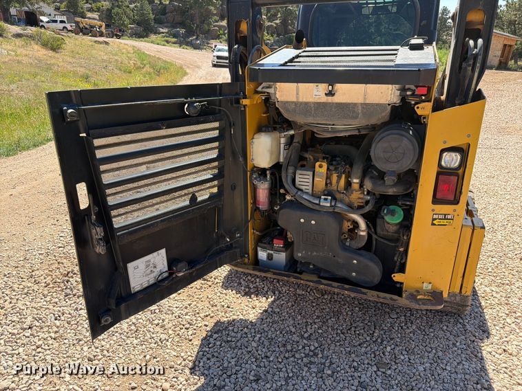 image for item FM7598 2015 Caterpillar 257D tracked skid steer loader