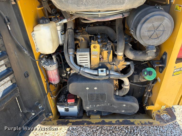 image for item FM7598 2015 Caterpillar 257D tracked skid steer loader