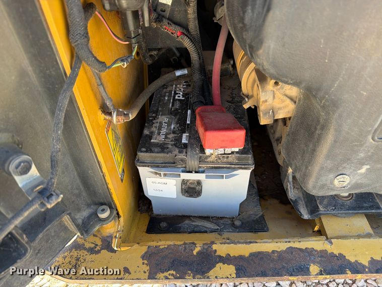 image for item FM7598 2015 Caterpillar 257D tracked skid steer loader