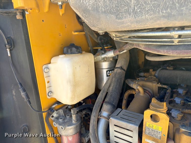 image for item FM7598 2015 Caterpillar 257D tracked skid steer loader