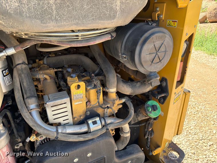 image for item FM7598 2015 Caterpillar 257D tracked skid steer loader