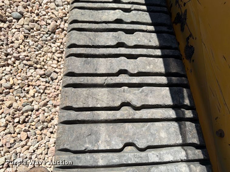 image for item FM7598 2015 Caterpillar 257D tracked skid steer loader