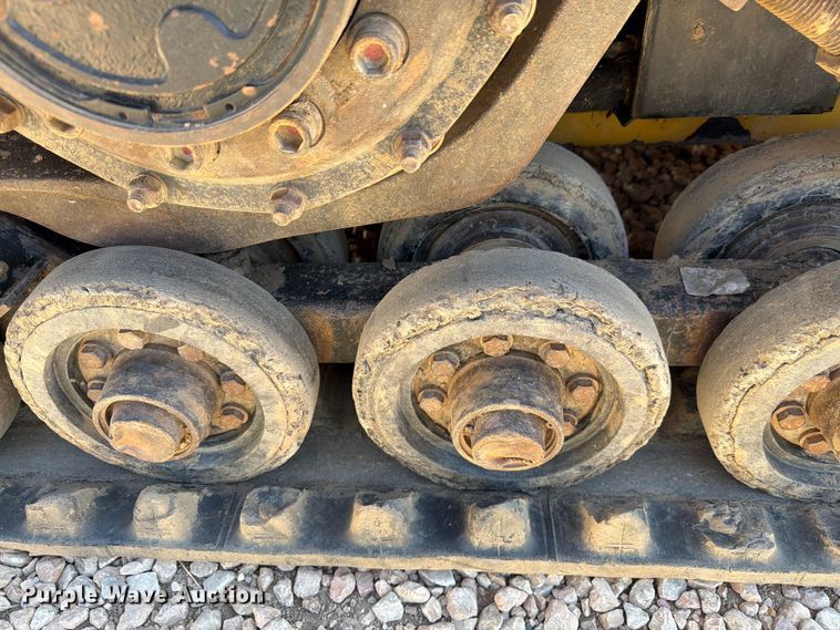 image for item FM7598 2015 Caterpillar 257D tracked skid steer loader