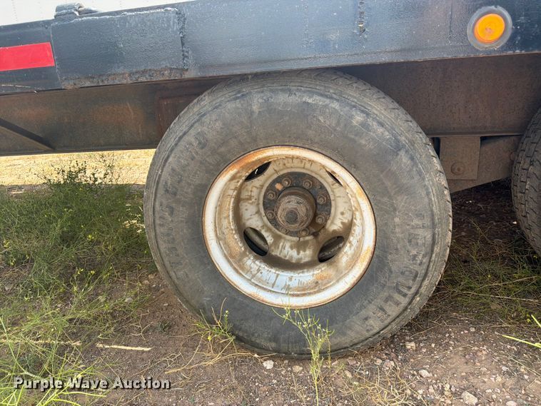 image for item FM7601 1989 TEMC equipment trailer