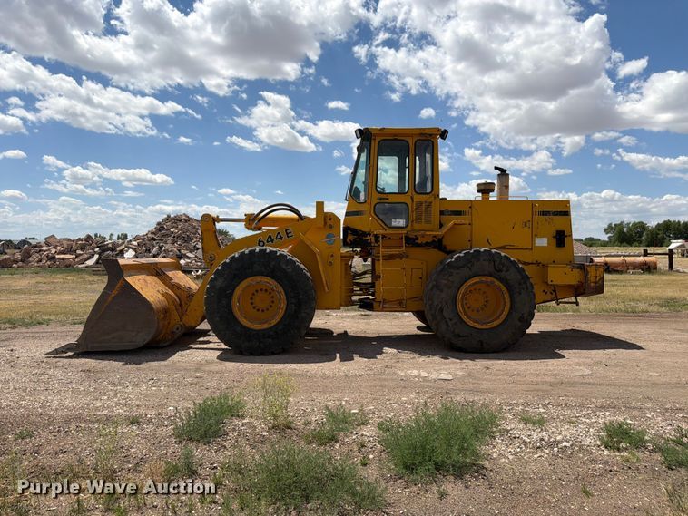 image for item FM7602 1991 John Deere 644E wheel loader
