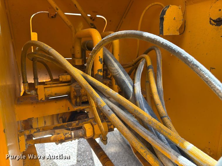 image for item FM7602 1991 John Deere 644E wheel loader