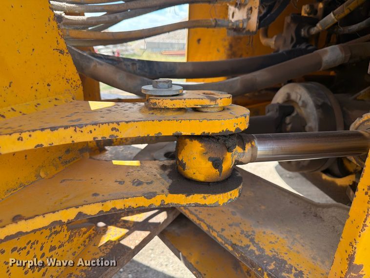 image for item FM7602 1991 John Deere 644E wheel loader