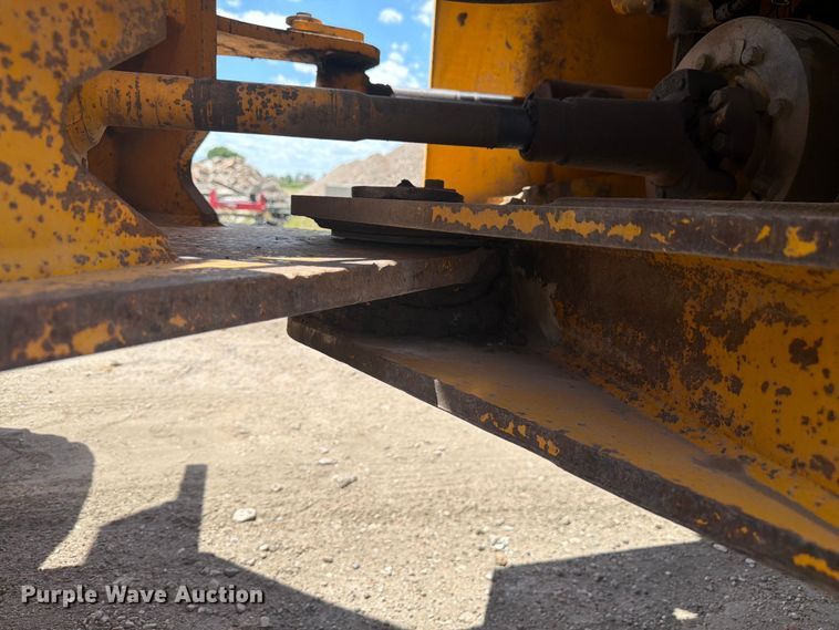 image for item FM7602 1991 John Deere 644E wheel loader