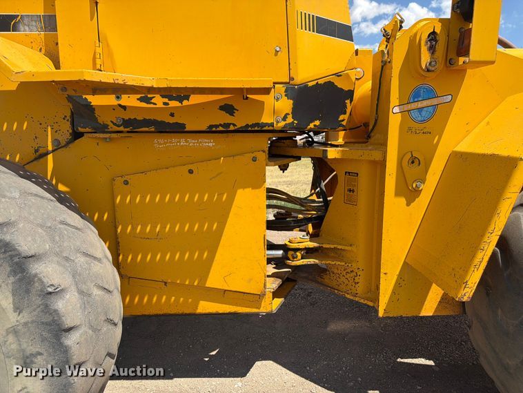 image for item FM7602 1991 John Deere 644E wheel loader