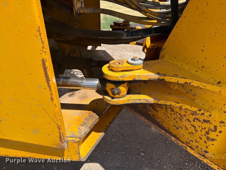 image for item FM7602 1991 John Deere 644E wheel loader