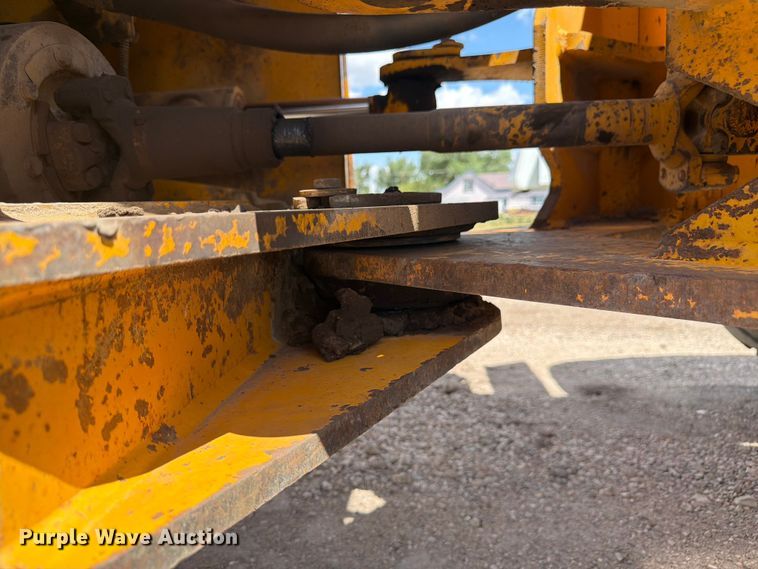 image for item FM7602 1991 John Deere 644E wheel loader