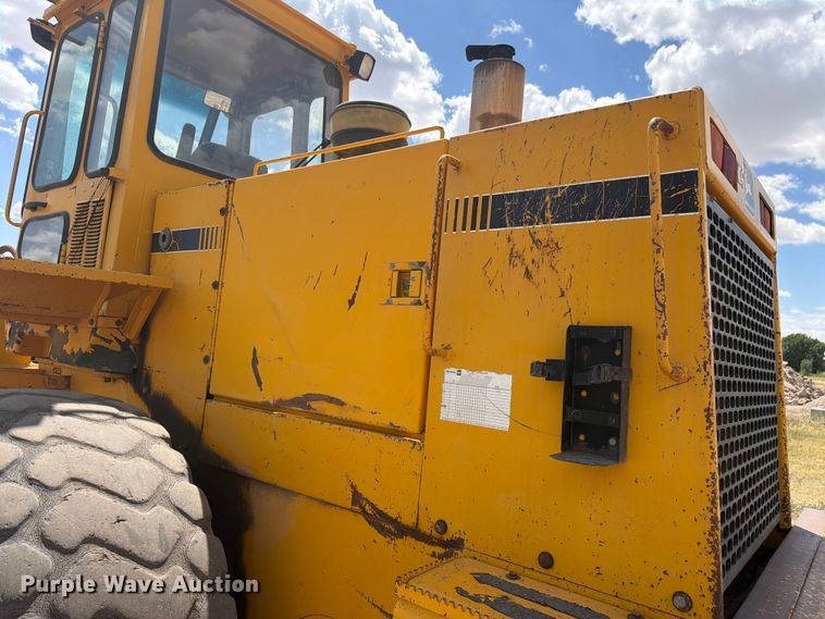 image for item FM7602 1991 John Deere 644E wheel loader