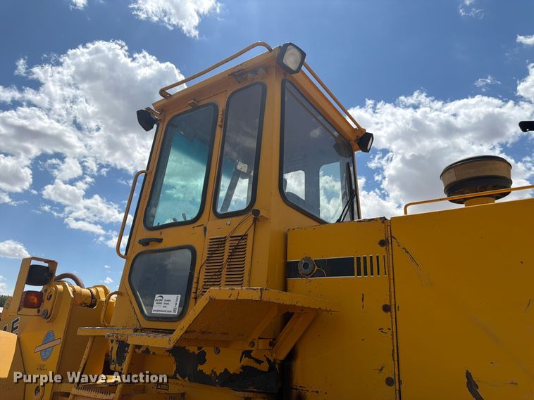 image for item FM7602 1991 John Deere 644E wheel loader