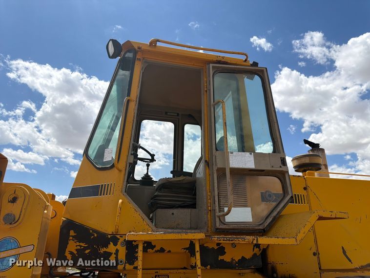 image for item FM7602 1991 John Deere 644E wheel loader