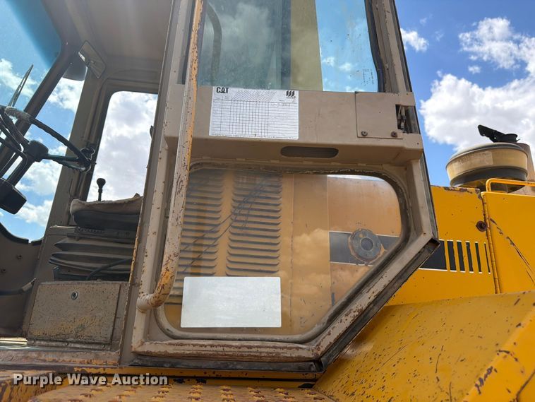 image for item FM7602 1991 John Deere 644E wheel loader