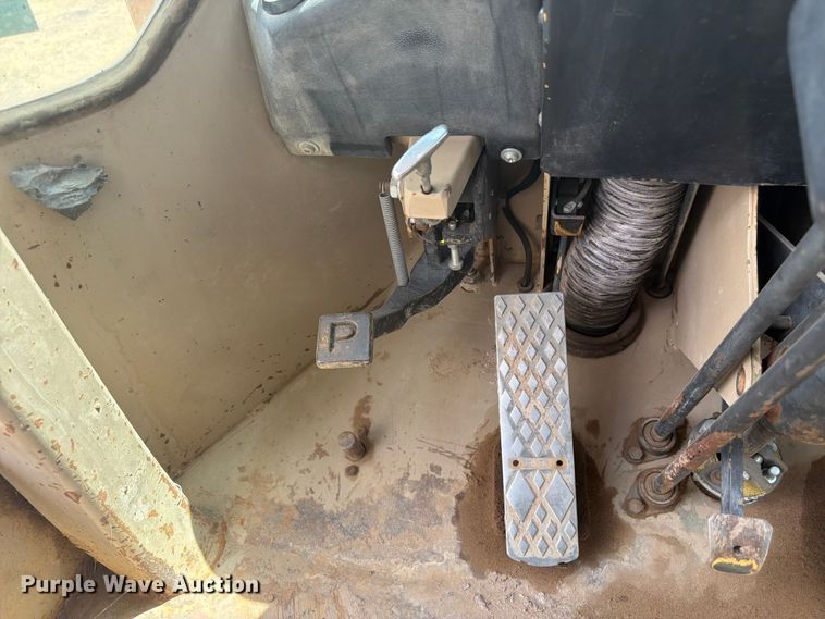 image for item FM7602 1991 John Deere 644E wheel loader