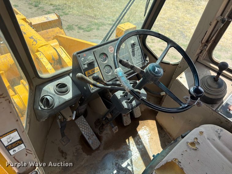 image for item FM7602 1991 John Deere 644E wheel loader