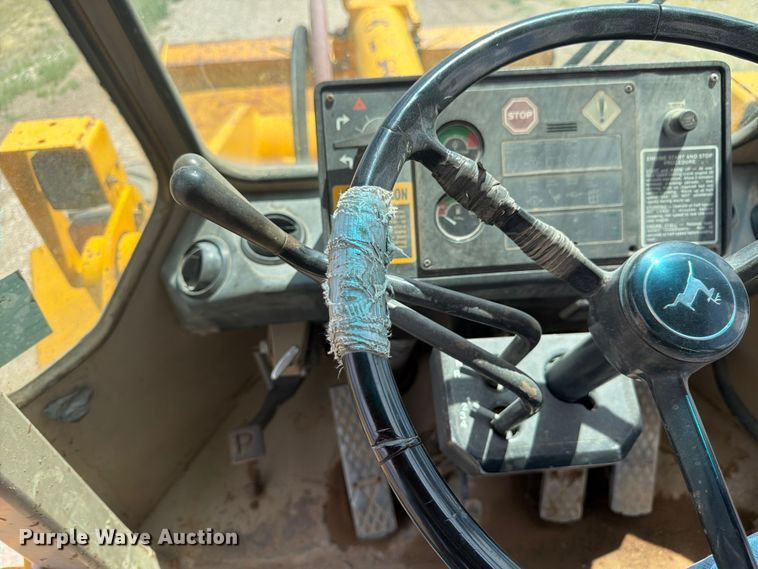 image for item FM7602 1991 John Deere 644E wheel loader