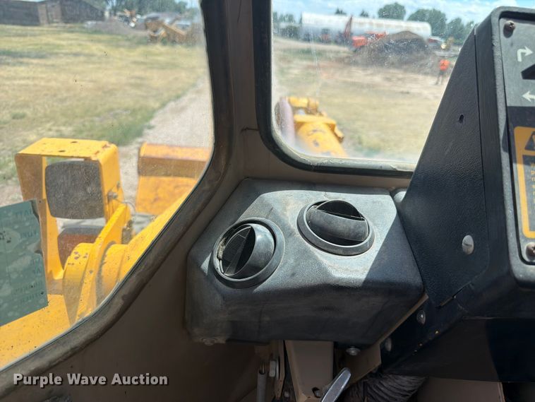 image for item FM7602 1991 John Deere 644E wheel loader