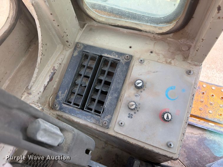 image for item FM7602 1991 John Deere 644E wheel loader