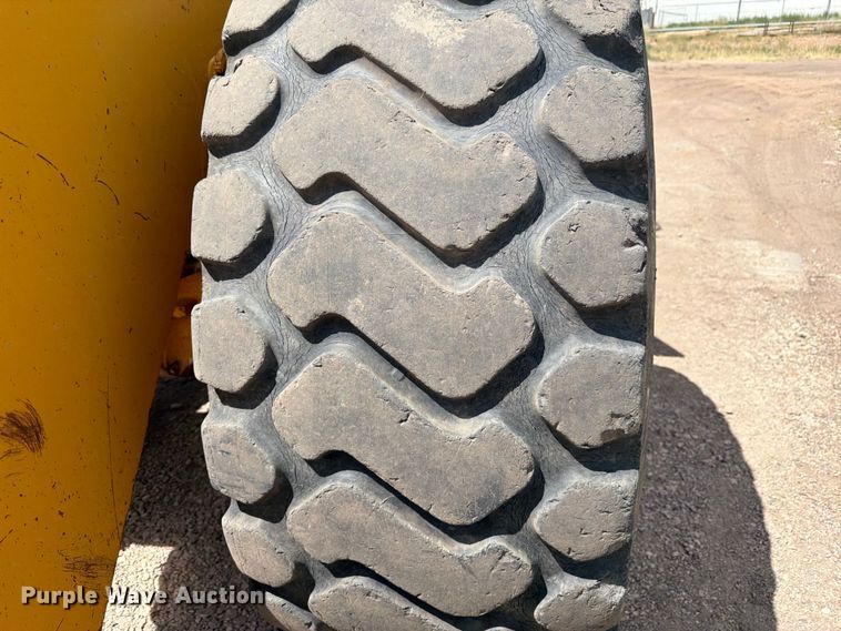 image for item FM7602 1991 John Deere 644E wheel loader