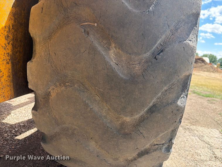 image for item FM7602 1991 John Deere 644E wheel loader