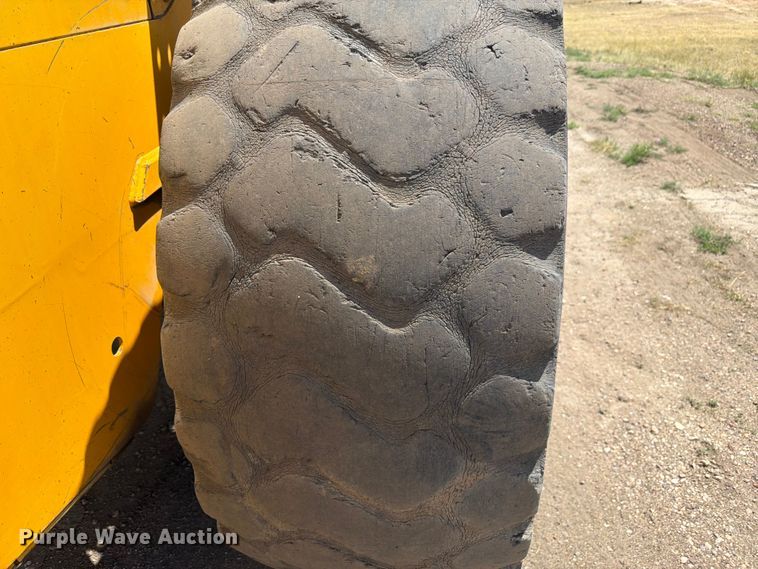 image for item FM7602 1991 John Deere 644E wheel loader