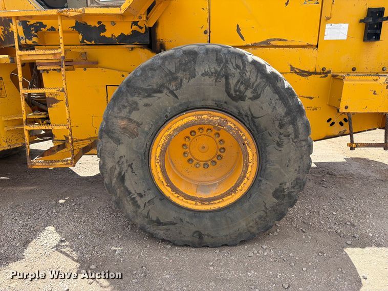 image for item FM7602 1991 John Deere 644E wheel loader