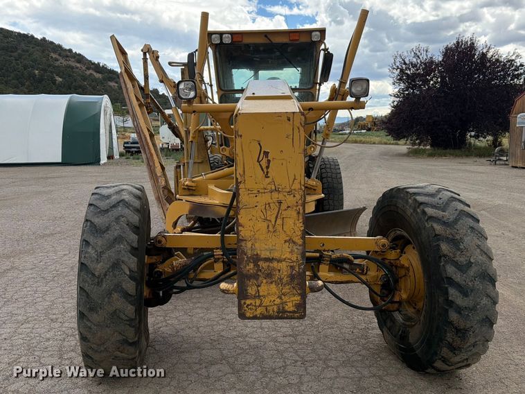 image for item FM7614 2001 Caterpillar 143H motor grader